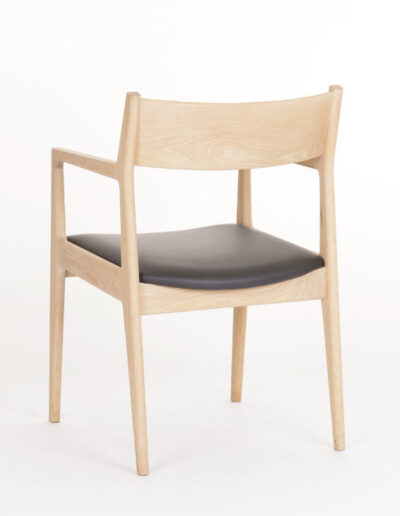CH105 Resta Chair-01