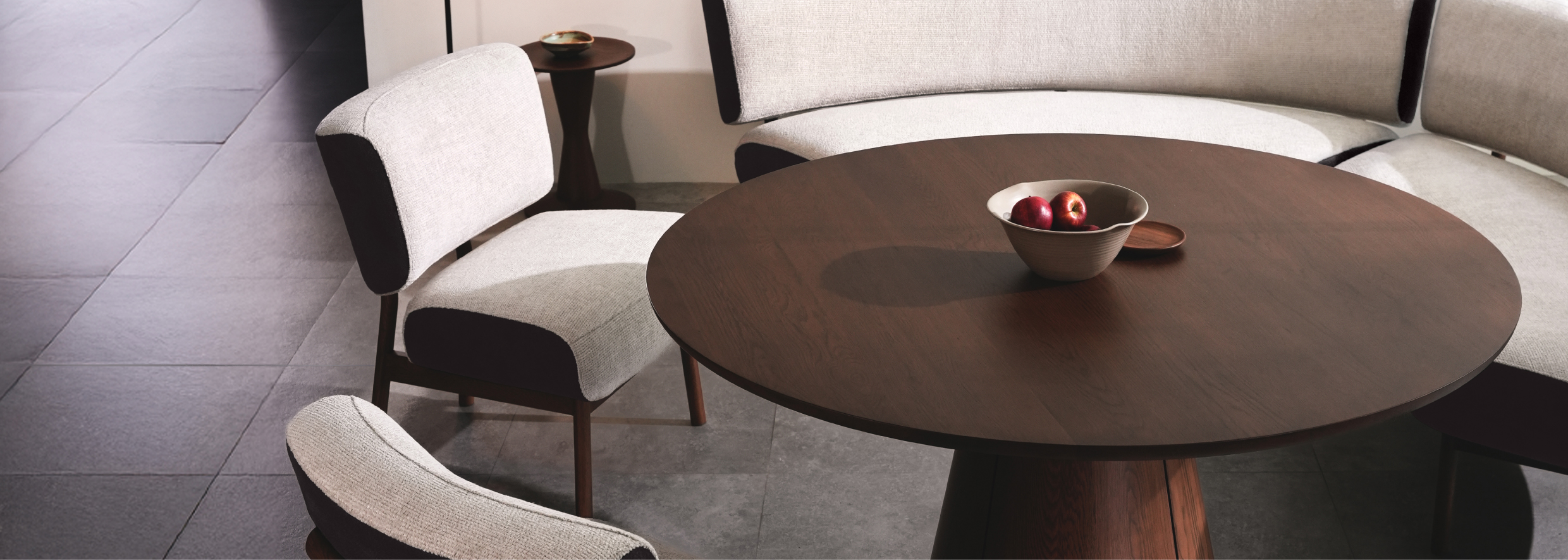 PODIUM_ENSO-SERIES-DINING-SOFA-Blog blog-neorient01-ปก