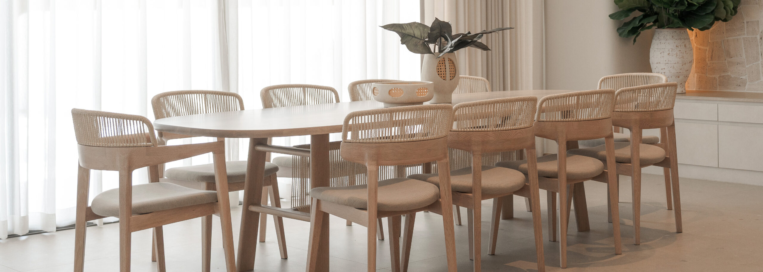 VELA: A DINING SET SHAPED BY THE SEA, TIME, AND SHARED LIVING